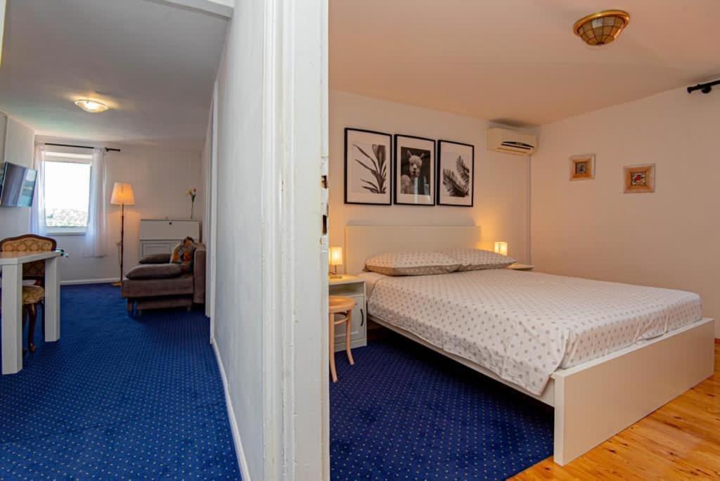 Apartments And Rooms Ille Σίμπενικ Εξωτερικό φωτογραφία
