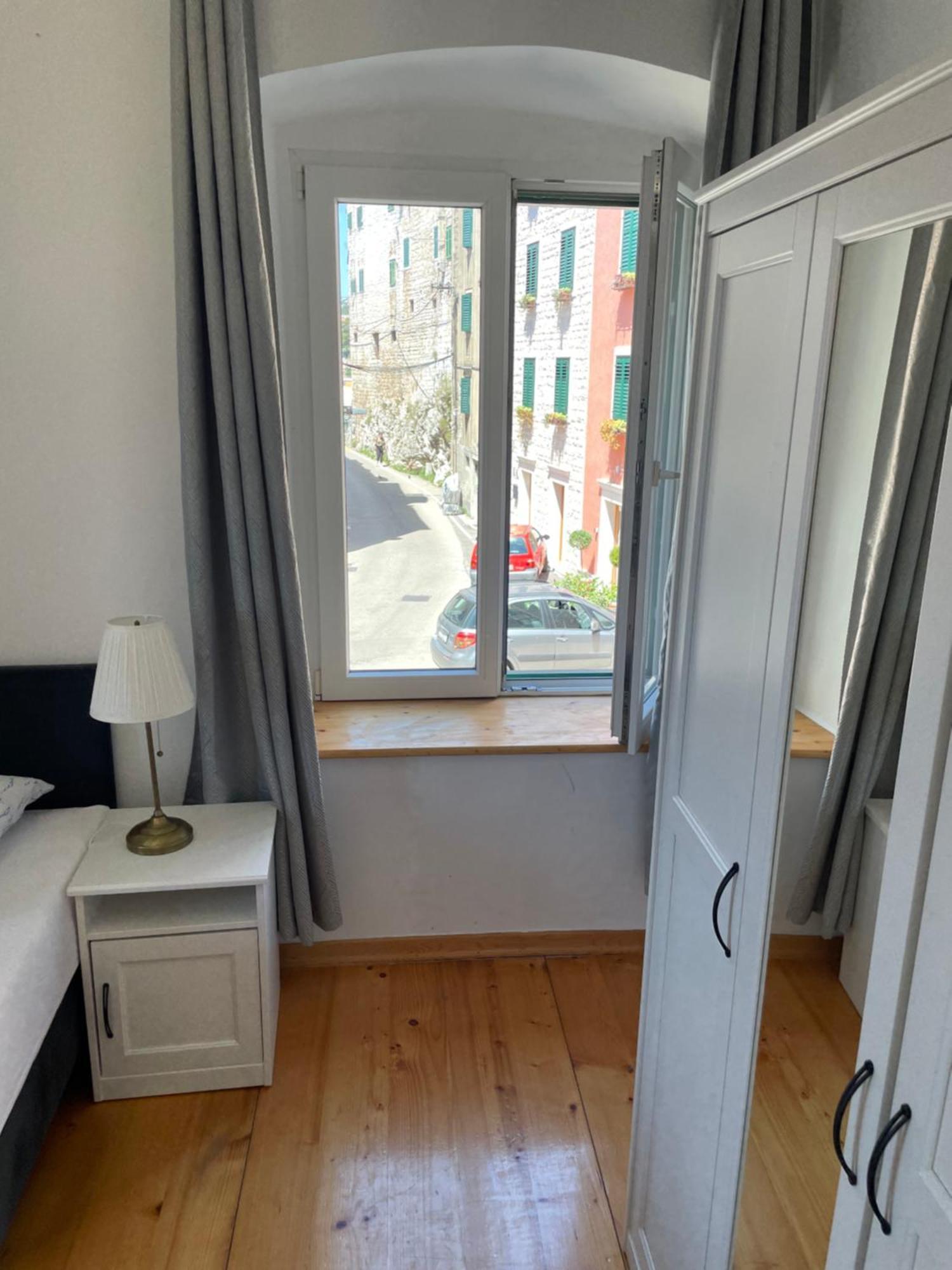 Apartments And Rooms Ille Σίμπενικ Εξωτερικό φωτογραφία