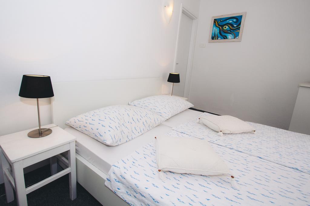 Apartments And Rooms Ille Σίμπενικ Εξωτερικό φωτογραφία