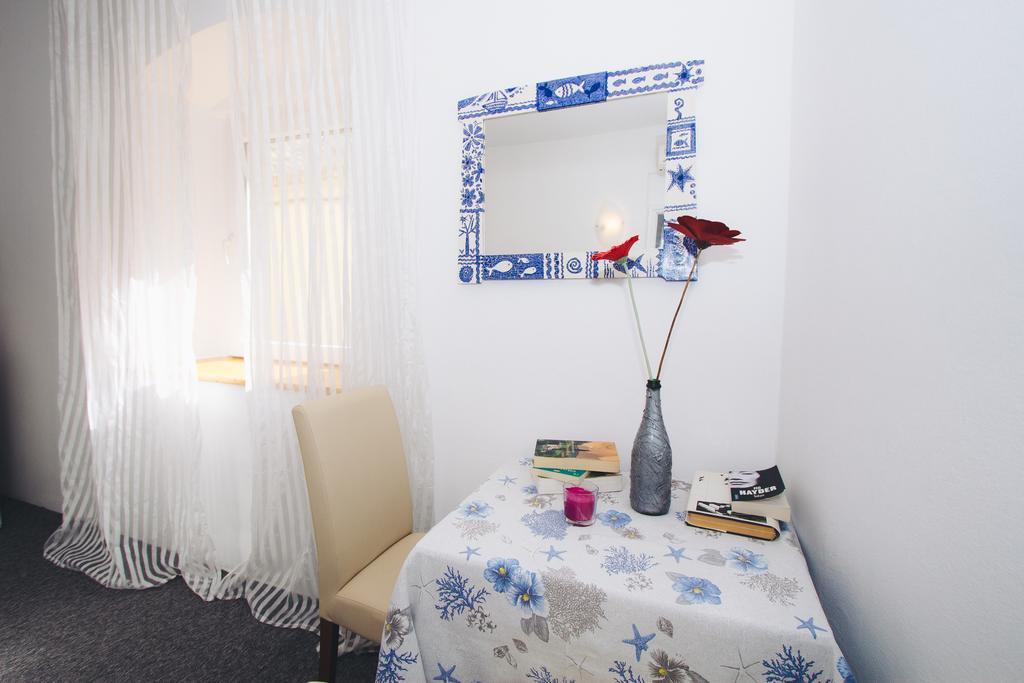Apartments And Rooms Ille Σίμπενικ Εξωτερικό φωτογραφία