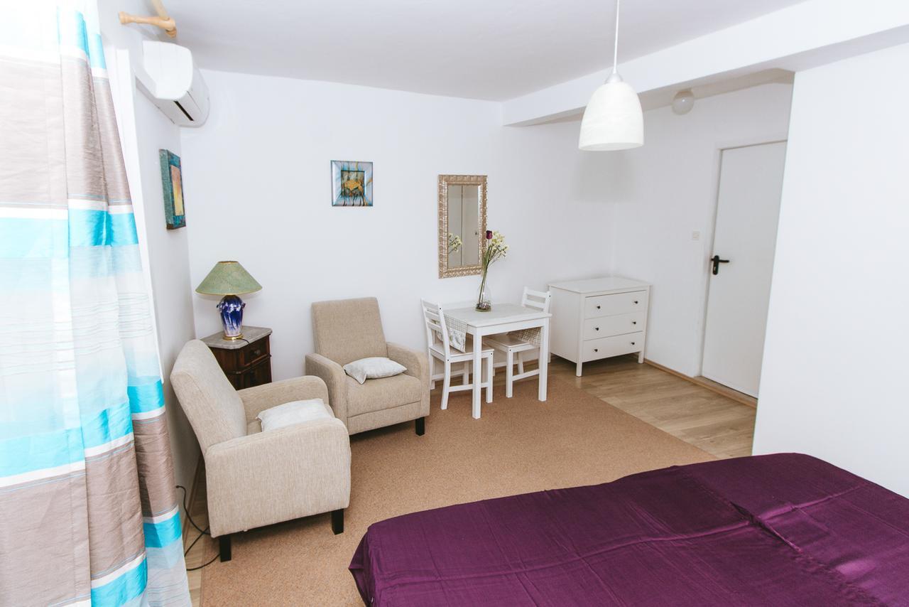 Apartments And Rooms Ille Σίμπενικ Εξωτερικό φωτογραφία