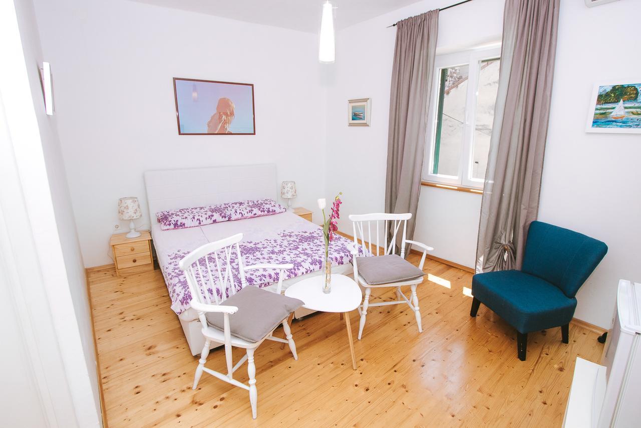 Apartments And Rooms Ille Σίμπενικ Εξωτερικό φωτογραφία