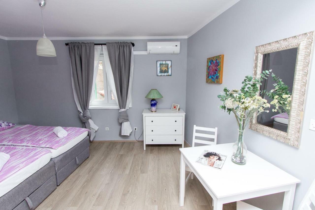 Apartments And Rooms Ille Σίμπενικ Εξωτερικό φωτογραφία