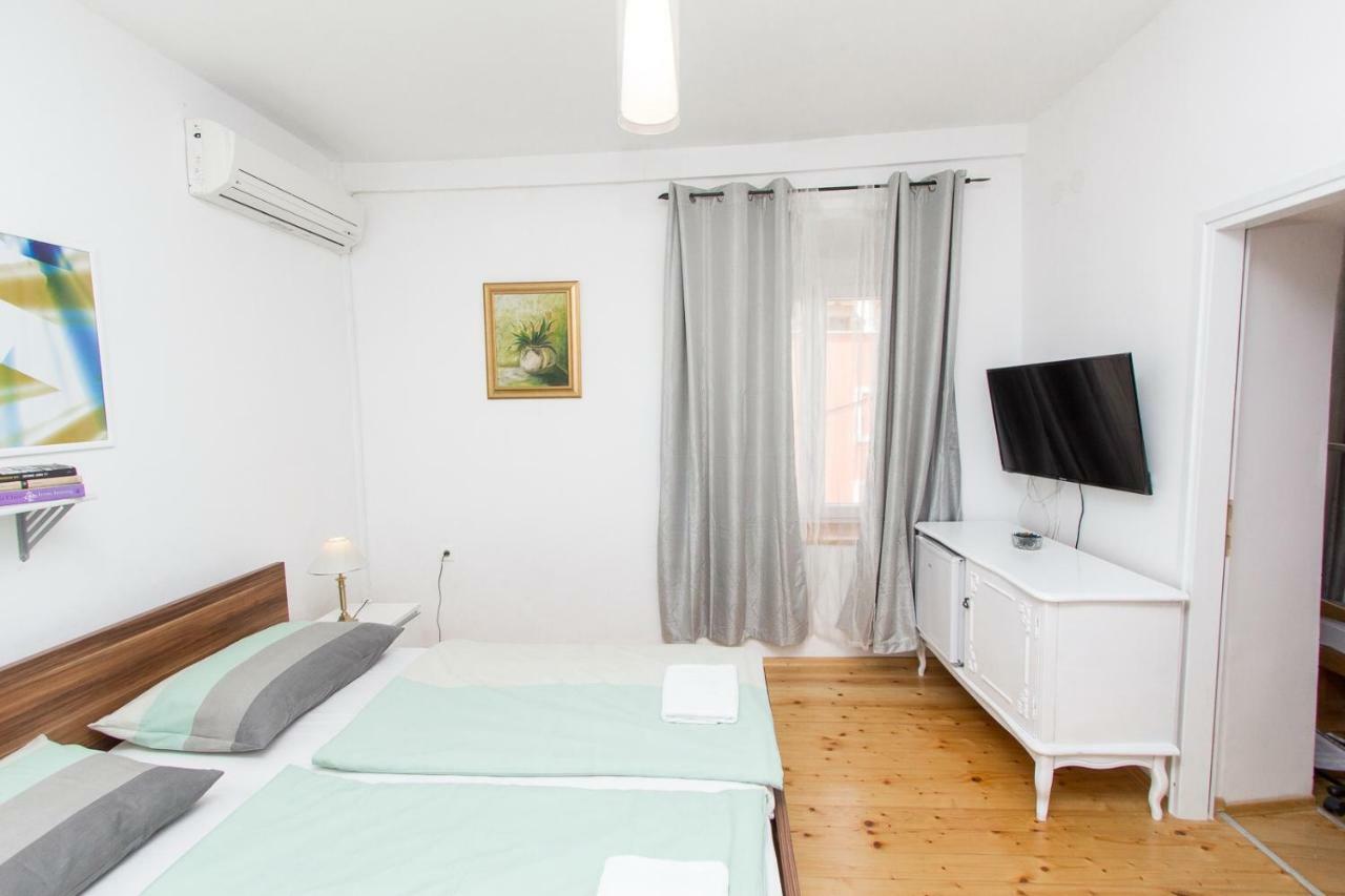 Apartments And Rooms Ille Σίμπενικ Εξωτερικό φωτογραφία